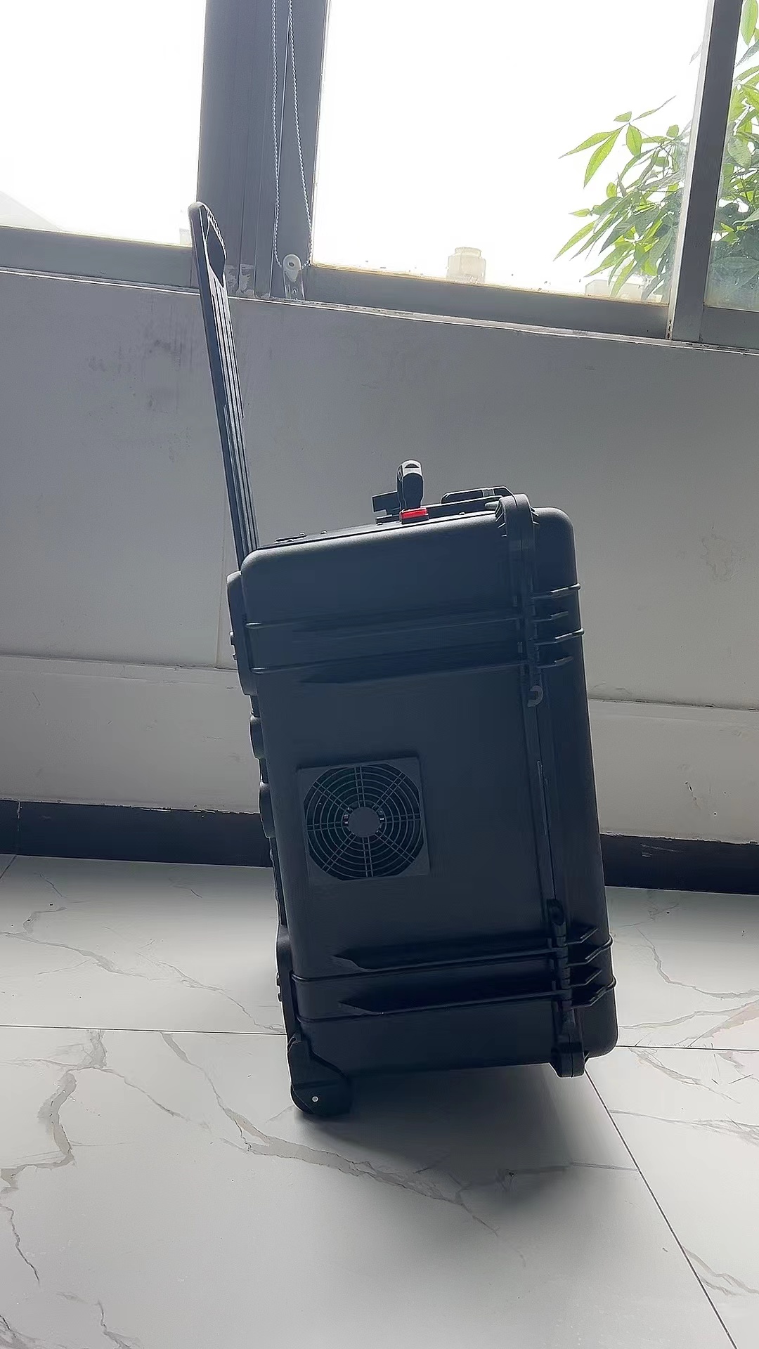 隆回手拉箱型移动通信干扰器